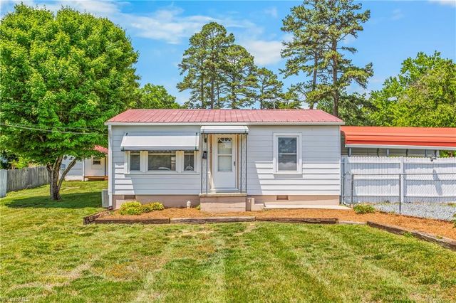 102 Grimes Park Drive, Thomasville, NC 27360