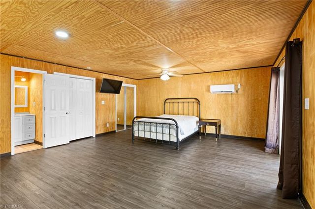 102 Grimes Park Drive, Thomasville, NC 27360
