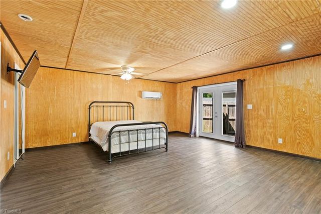102 Grimes Park Drive, Thomasville, NC 27360