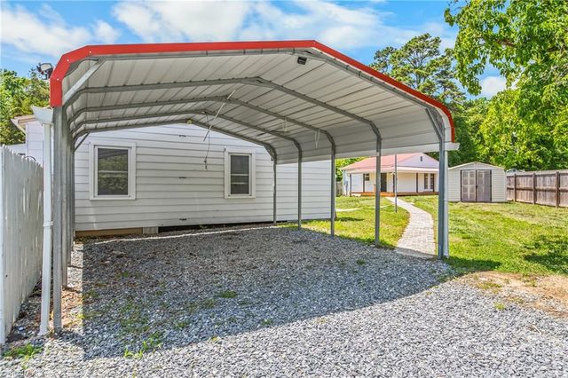 102 Grimes Park Drive, Thomasville, NC 27360