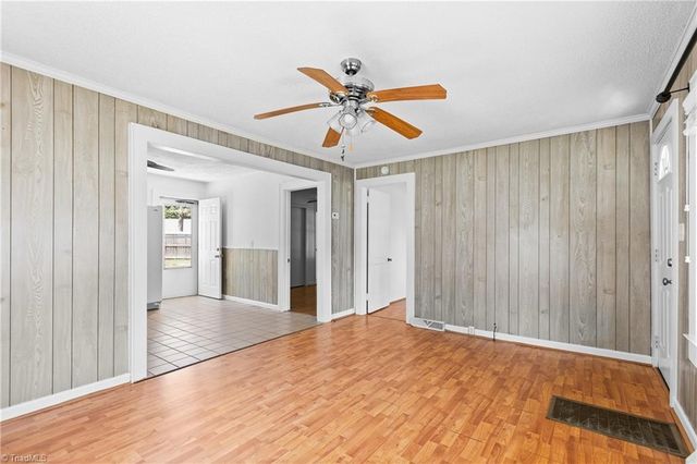 102 Grimes Park Drive, Thomasville, NC 27360
