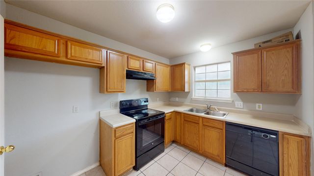 5213 Mimi Court, Dallas, TX 75211