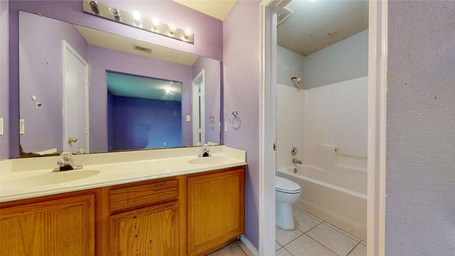 5213 Mimi Court, Dallas, TX 75211