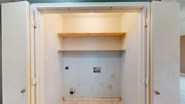 5213 Mimi Court, Dallas, TX 75211