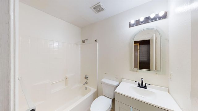 5213 Mimi Court, Dallas, TX 75211