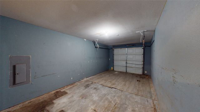 5213 Mimi Court, Dallas, TX 75211