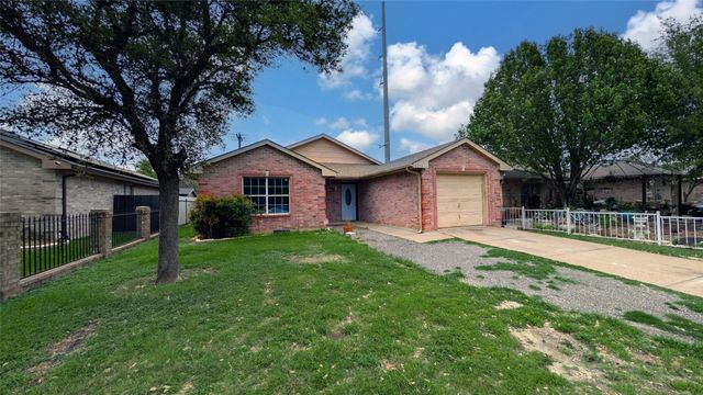 5213 Mimi Court, Dallas, TX 75211