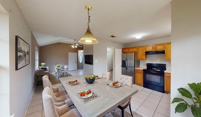 5213 Mimi Court, Dallas, TX 75211