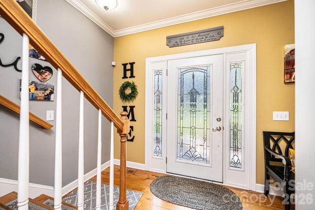 2586 Henry Falls Drive, Hickory, NC 28602