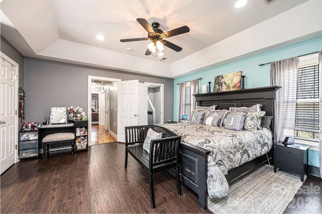 2586 Henry Falls Drive, Hickory, NC 28602