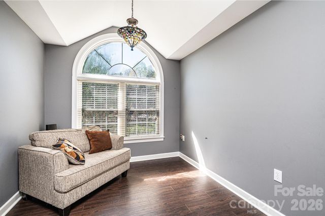 2586 Henry Falls Drive, Hickory, NC 28602