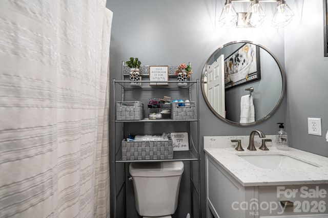 2586 Henry Falls Drive, Hickory, NC 28602