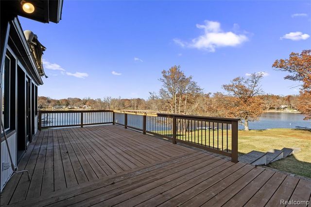 6440 Andersonville Road, Waterford, MI 48329