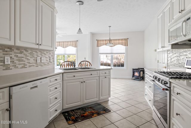 402 Lockwood Lane SW, Supply, NC 28462