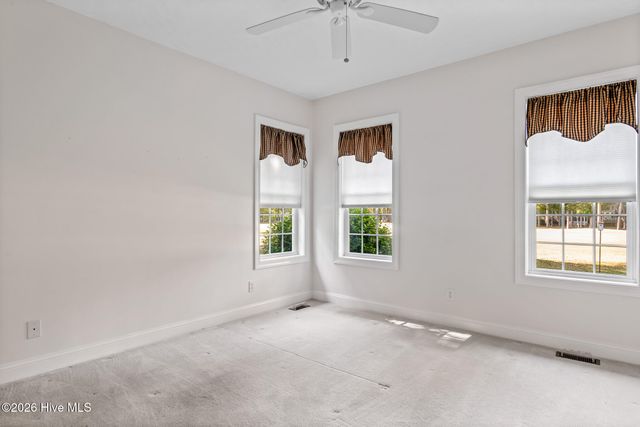 402 Lockwood Lane SW, Supply, NC 28462