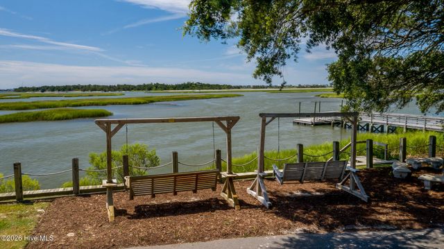 402 Lockwood Lane SW, Supply, NC 28462