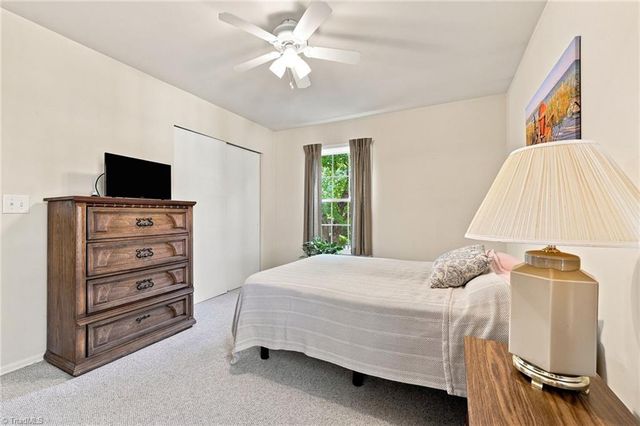 16 Saint Martin Place, Greensboro, NC 27455