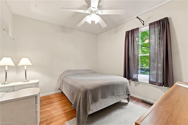 16 Saint Martin Place, Greensboro, NC 27455