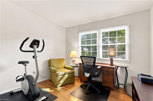 16 Saint Martin Place, Greensboro, NC 27455