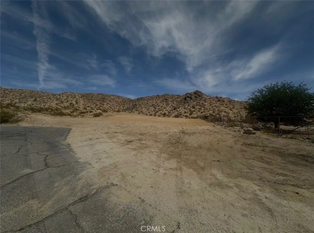 17707 Queensglen, Lake Los Angeles, CA 93591