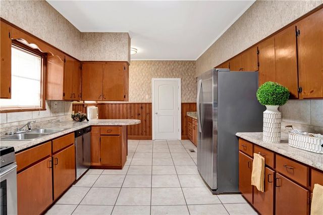 559 Dauphin Island Parkway, Mobile, AL 36606