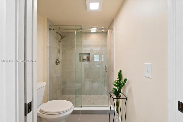 901 SW 138th Ave 305C, Pembroke Pines, FL 33027
