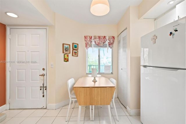 901 SW 138th Ave 305C, Pembroke Pines, FL 33027