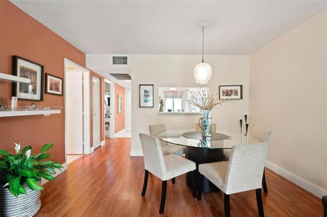 901 SW 138th Ave 305C, Pembroke Pines, FL 33027