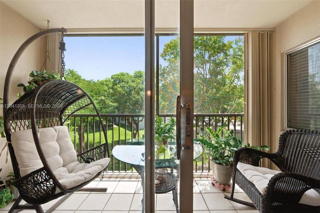 901 SW 138th Ave 305C, Pembroke Pines, FL 33027