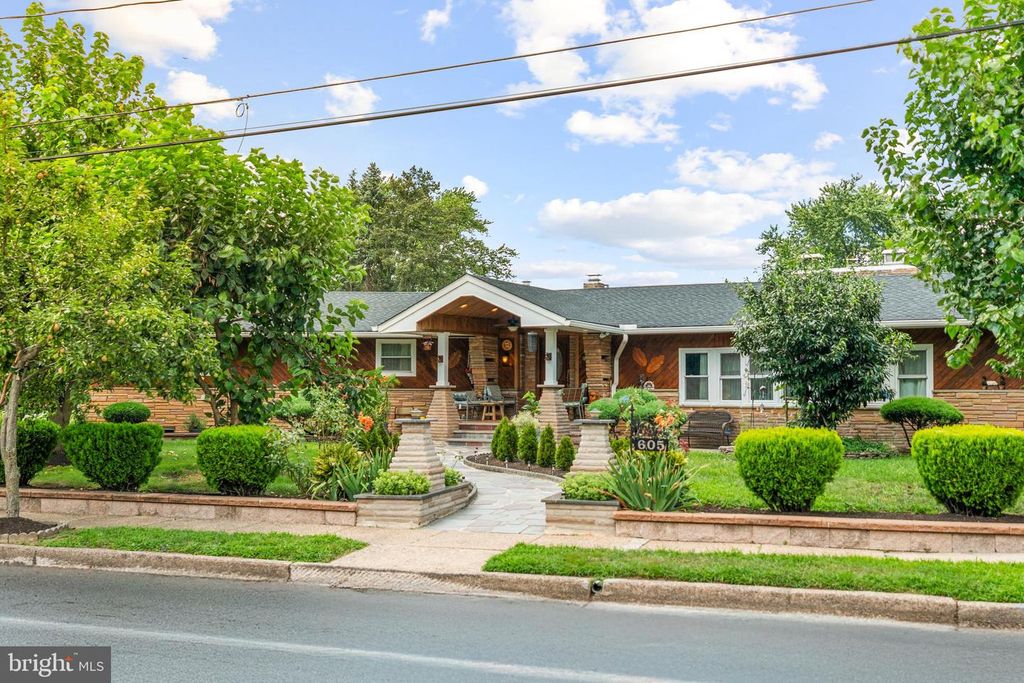 605 8TH ST, Riverside, NJ 08075