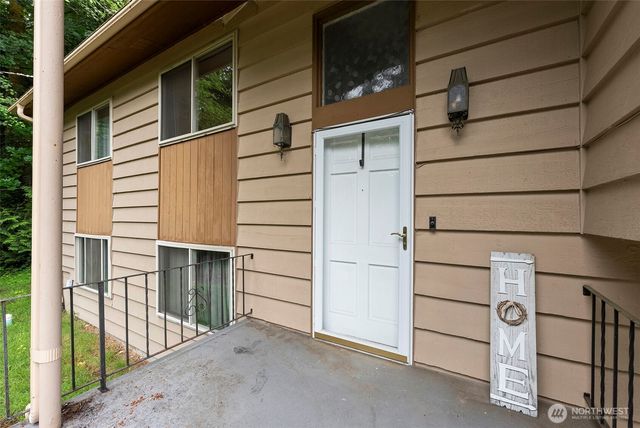 1422 Colchester Dr SE, Port Orchard, WA 98366