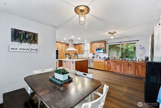 1422 Colchester Dr SE, Port Orchard, WA 98366