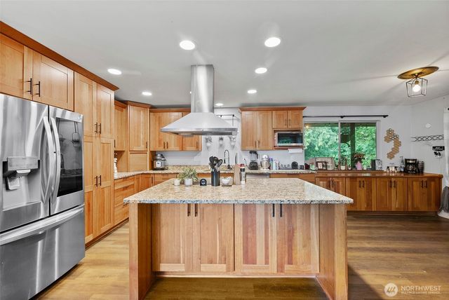 1422 Colchester Dr SE, Port Orchard, WA 98366