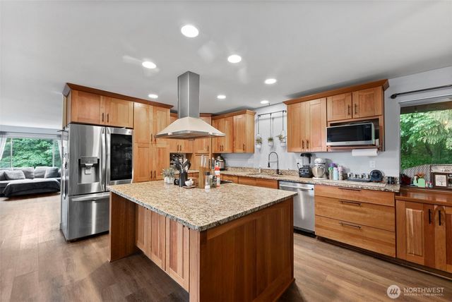 1422 Colchester Dr SE, Port Orchard, WA 98366
