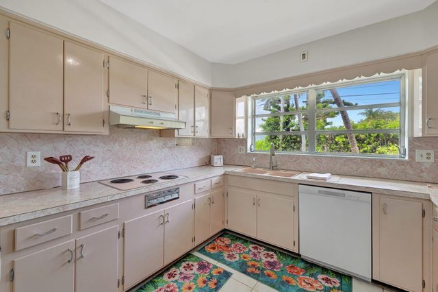 259 Corsair Avenue, Lauderdale-By-The-Sea, Fort Lauderdale, FL 33308