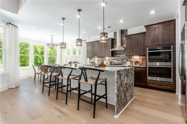 611 Salton Way, Hoschton, GA 30548