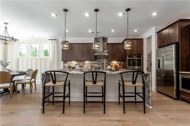 611 Salton Way, Hoschton, GA 30548
