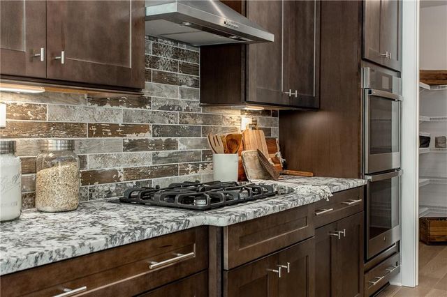 611 Salton Way, Hoschton, GA 30548