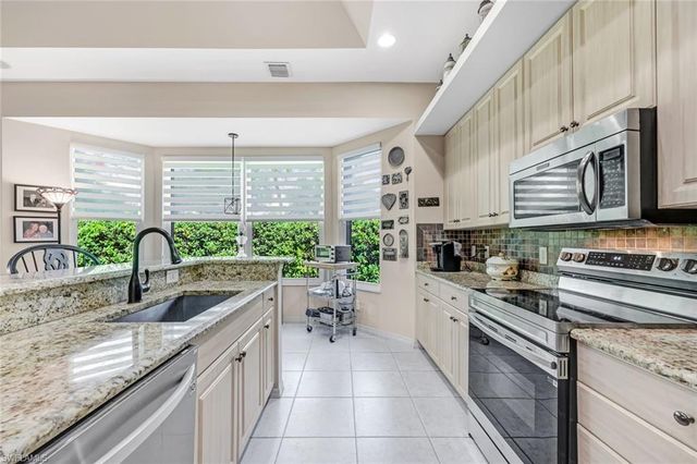 8241 Laurel Lakes BLVD, Naples, FL 34119