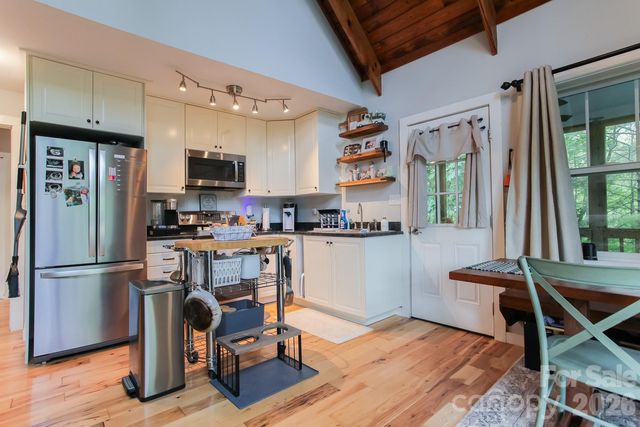 292 Wolf Creek Heights, Almond, NC 28702