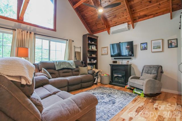 292 Wolf Creek Heights, Almond, NC 28702