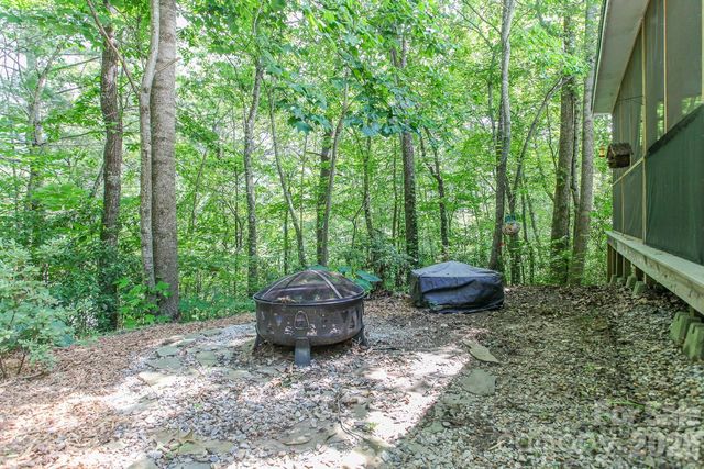 292 Wolf Creek Heights, Almond, NC 28702