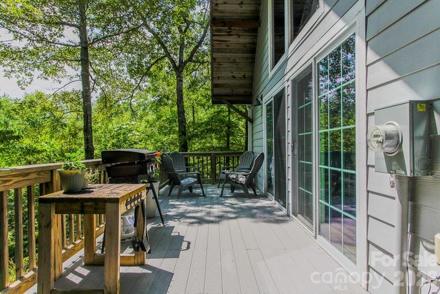 292 Wolf Creek Heights, Almond, NC 28702