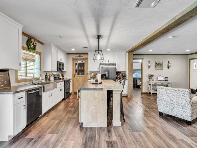 2830 Saint Anne Street, Liverpool, TX 77577