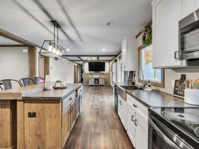 2830 Saint Anne Street, Liverpool, TX 77577