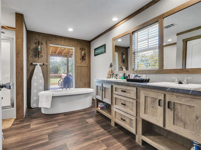 2830 Saint Anne Street, Liverpool, TX 77577