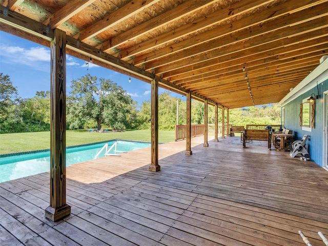 2830 Saint Anne Street, Liverpool, TX 77577