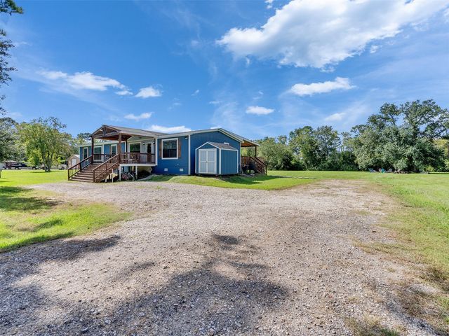2830 Saint Anne Street, Liverpool, TX 77577