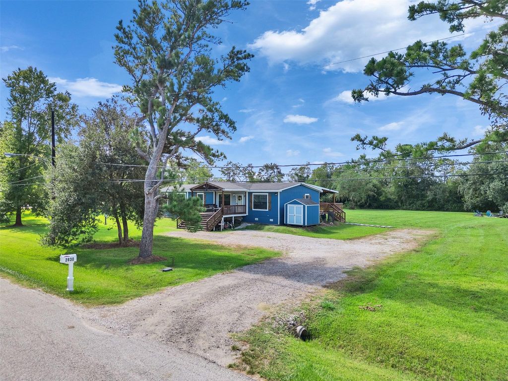 2830 Saint Anne Street, Liverpool, TX 77577