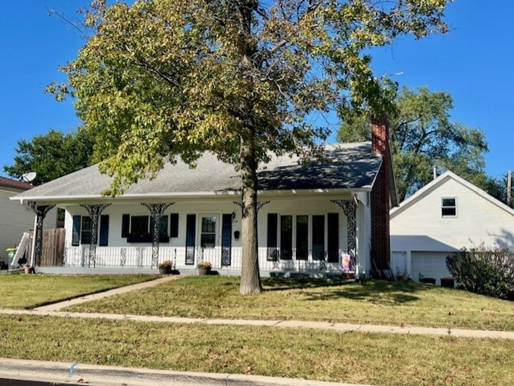 304 Andover Court, Streamwood, IL 60107 — exterior